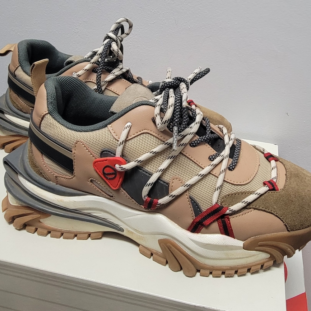 Stylish Tan JAVI Men's Sneakers Size 8